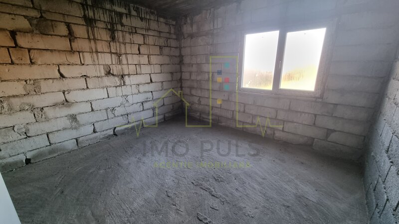 Timis 1/2 Duplex in centrul localitati Utvin.