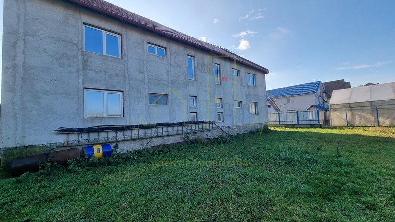 Timis 1/2 Duplex in centrul localitati Utvin.