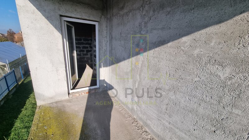 Timis 1/2 Duplex in centrul localitati Utvin.